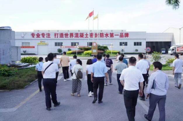 西牛皮（南宁）科技园迎来兴宁区住房和城乡住建局一行